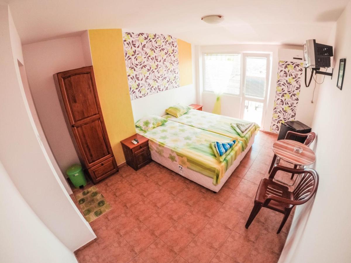 Guest House Gabriel ソゾポル エクステリア 写真