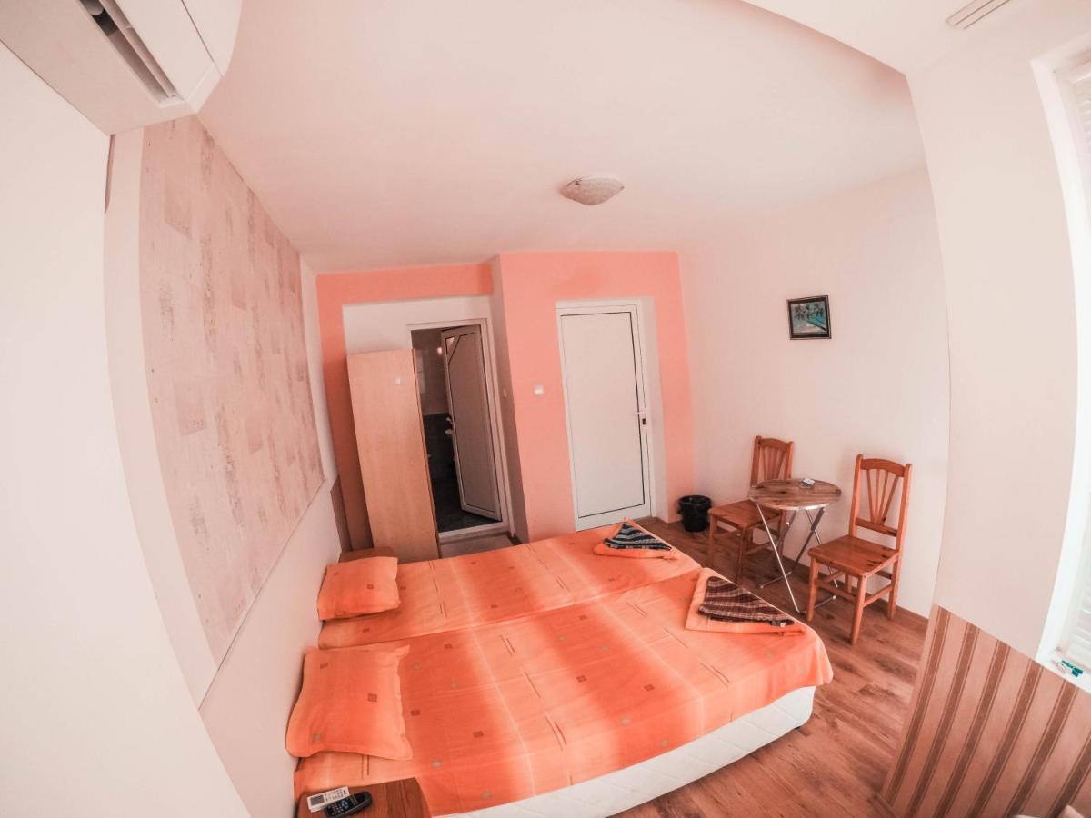 Guest House Gabriel ソゾポル エクステリア 写真